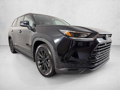 Used 2026 Toyota Grand Highlander XLE FWD image 1