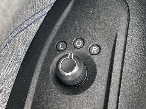 Used 2022 Jeep Compass Latitude FWD image 15