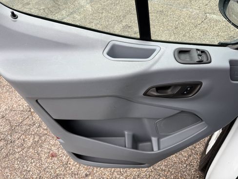 Used 2018 Ford Transit 150 XLT image 16