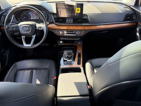 Used 2023 Audi Q5 2.0T Premium w/ Convenience Package image 24