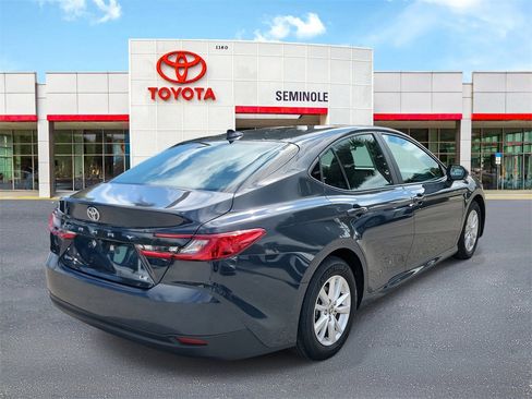 Used 2025 Toyota Camry LE image 3