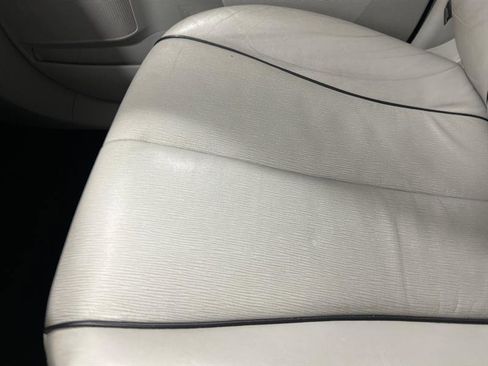 Used 2010 Toyota Venza image 21