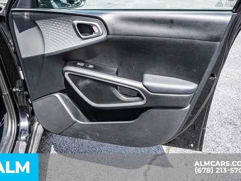 Used 2025 Kia Soul LX w/ LX Technology Package FWD image 48