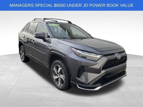 Used 2023 Toyota RAV4 SE w/ Weather & Moonroof Package image 2