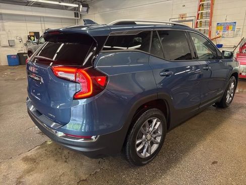 Used 2024 GMC Terrain SLT AWD/4WD image 6