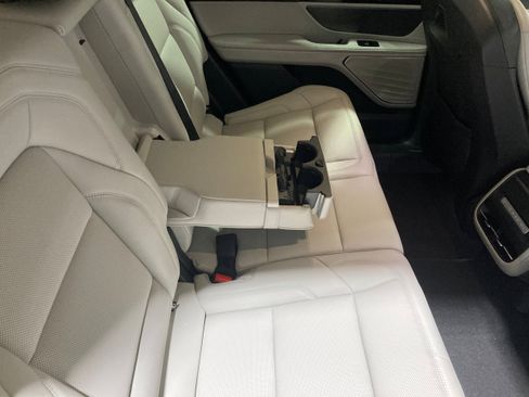 Used 2026 Lincoln Nautilus Premier image 9