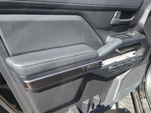 Used 2025 Toyota 4Runner TRD Off-Road image 5