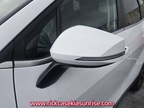 Used 2024 Kia Sportage EX FWD image 8