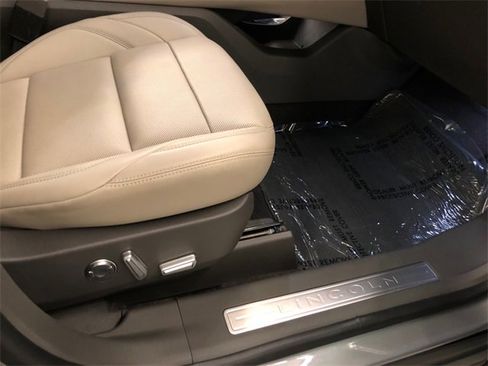 Used 2024 Lincoln Nautilus Premier w/ Equipment Group 102A image 38