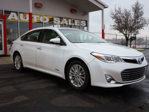 Used 2015 Toyota Avalon Limited w/ Technology Package image 3