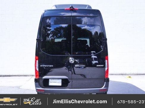 Used 2024 Mercedes-Benz Sprinter 2500 image 3