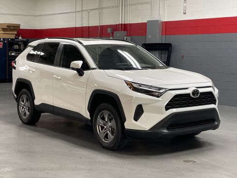Used 2023 Toyota RAV4 XLE w/ Convenience Package image 2