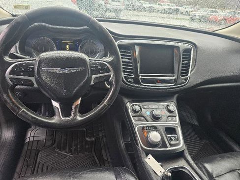 Used 2017 Chrysler 200 Limited Platinum image 8