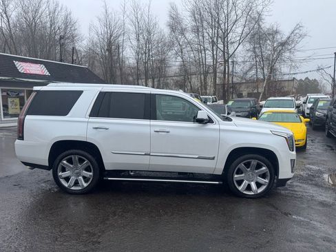 Used 2016 Cadillac Escalade Premium image 4