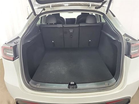 Used 2023 Tesla Model Y Long Range image 9