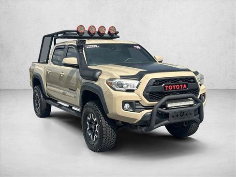 Used 2018 Toyota Tacoma TRD Off-Road w/ Technology Package RWD image 3