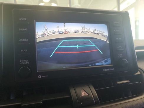 Used 2021 Toyota RAV4 XLE image 19