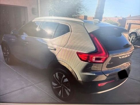 Used 2023 Volvo XC40 B5 Plus w/ Protection Package Premier AWD/4WD image 2
