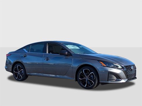 New 2025 Nissan Altima 2.5 SR image 7