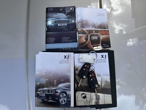 Used 2009 Jaguar XJ Vanden Plas Super V8 Portfolio image 81