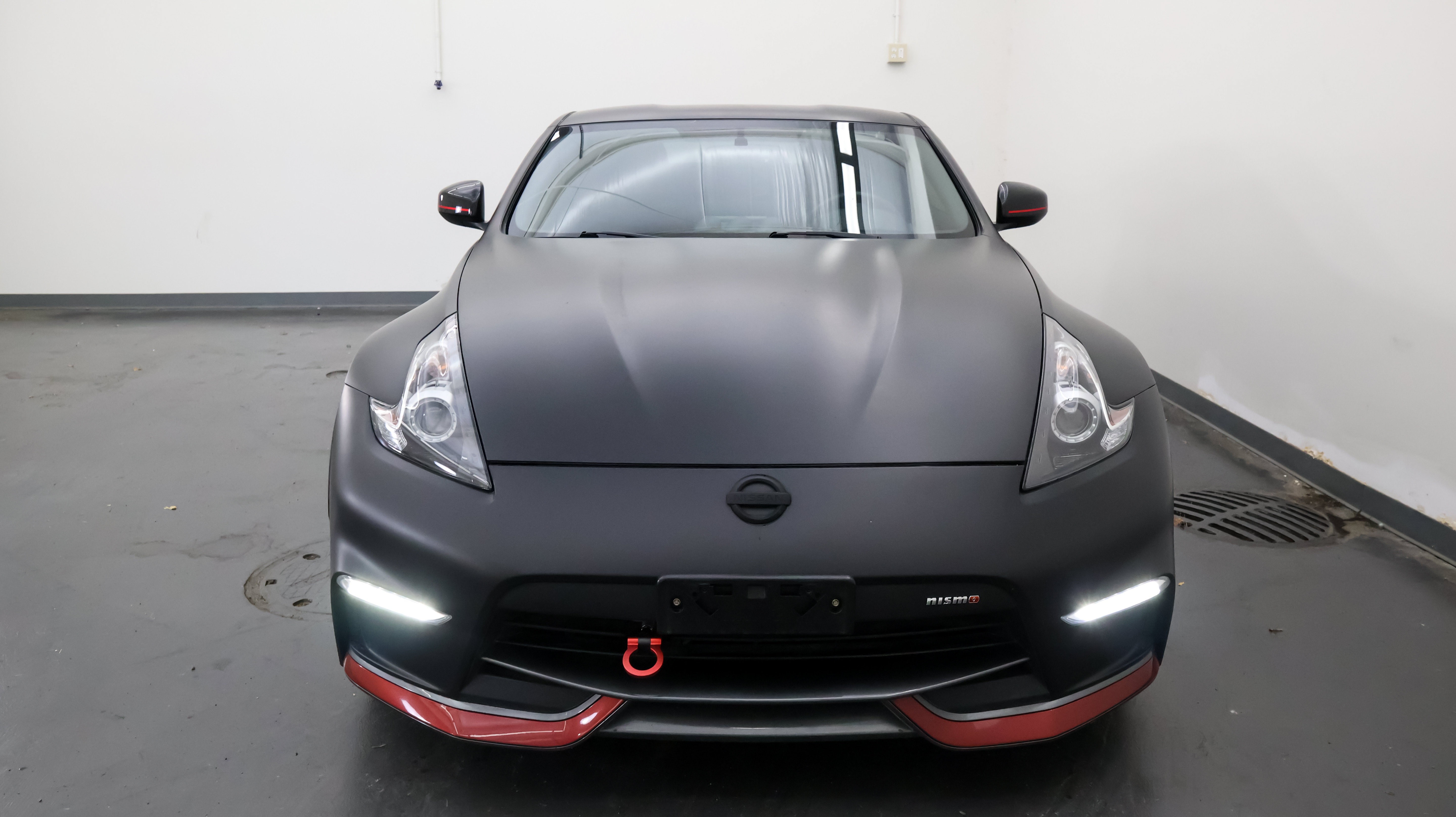 Used 2020 Nissan 370Z NISMO RWD image 8
