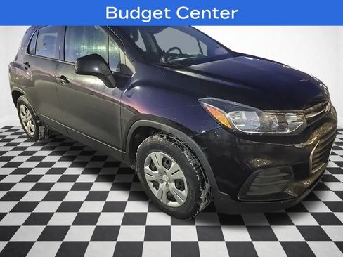 Used 2017 Chevrolet Trax LS image 28