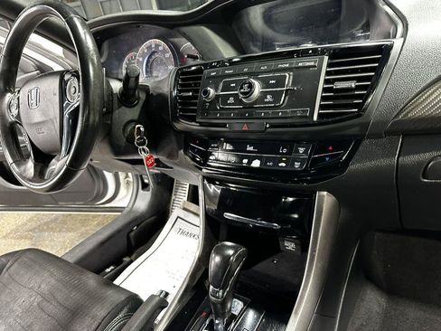 Used 2016 Honda Accord Sport image 41