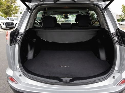 Used 2017 Toyota RAV4 XLE FWD image 8