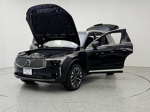 New 2026 Volvo XC90 T8 Plus w/ Protection Package Premier AWD/4WD image 9
