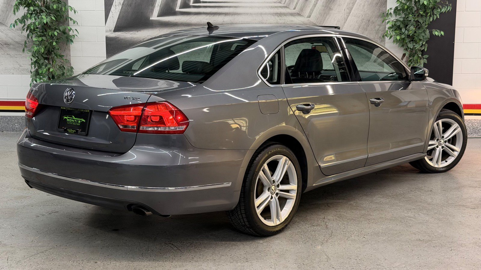 Used 2014 Volkswagen Passat 3.6 SEL Premium FWD image 7