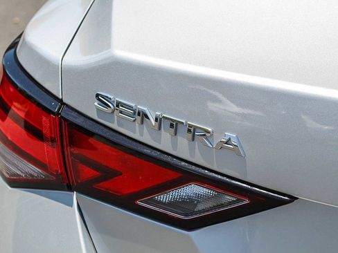 Used 2022 Nissan Sentra SV FWD image 10