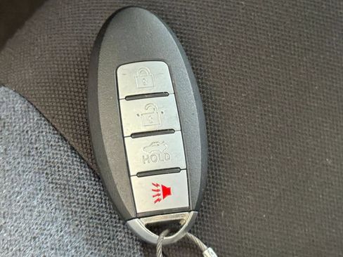 Used 2025 Nissan Versa SV FWD image 21