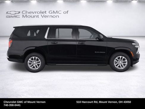 Used 2024 Chevrolet Suburban LT AWD/4WD image 28