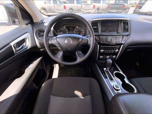 Used 2020 Nissan Pathfinder S AWD/4WD image 5