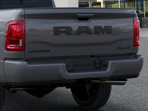 New 2026 RAM 2500 Laramie AWD/4WD image 13