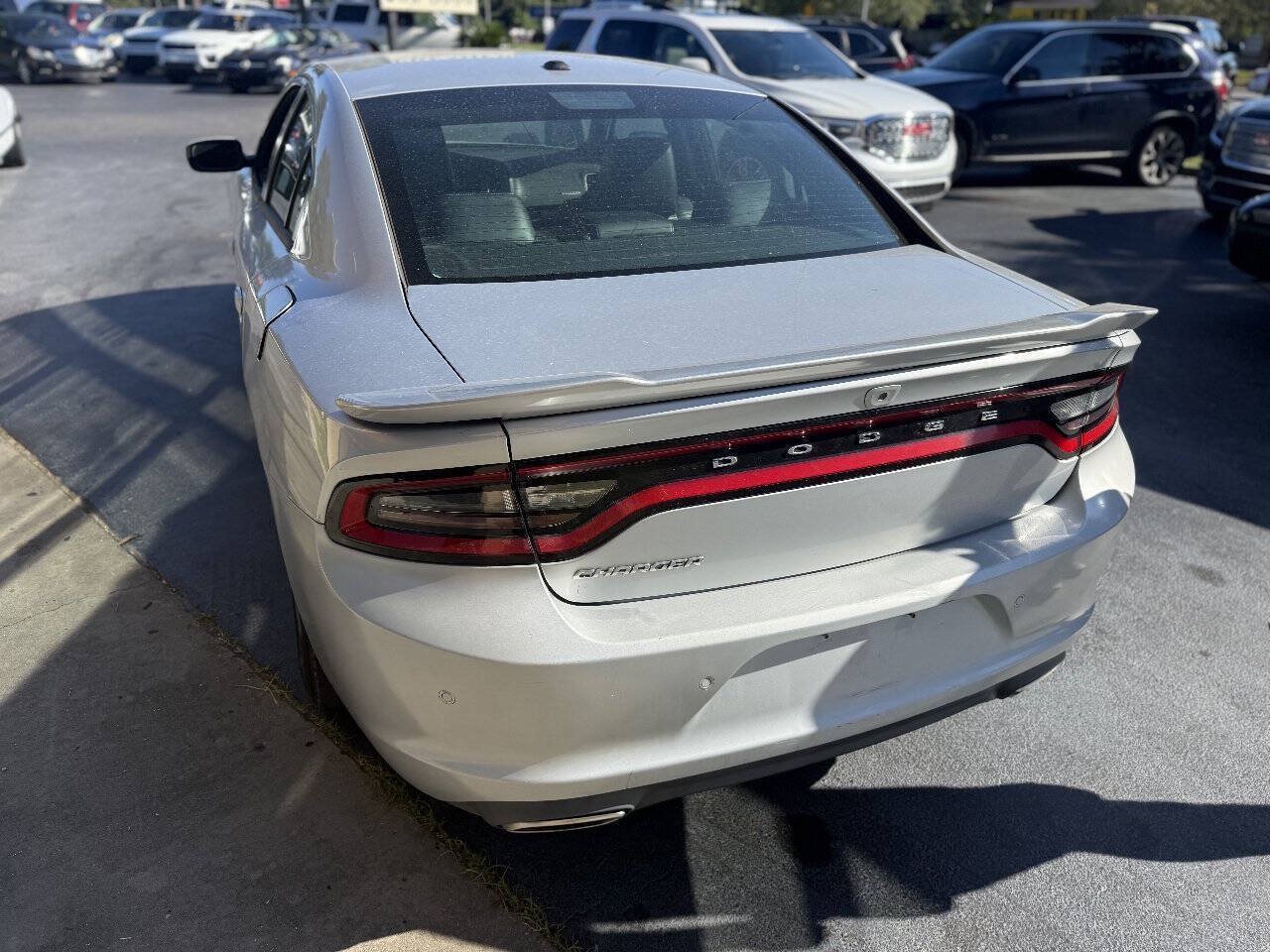 Used 2019 Dodge Charger SXT w/ Leather Interior Group RWD image 4