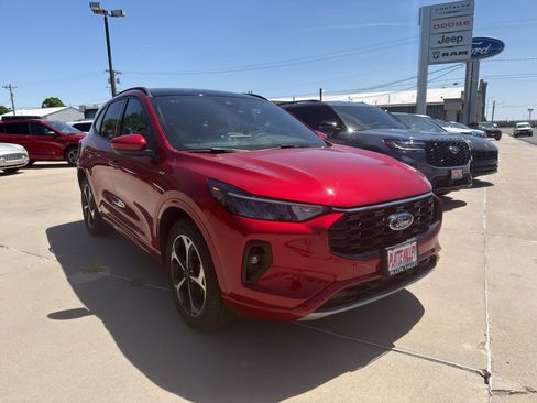 Used 2024 Ford Escape ST-Line Select w/ Tech Pack #2 AWD/4WD image 2