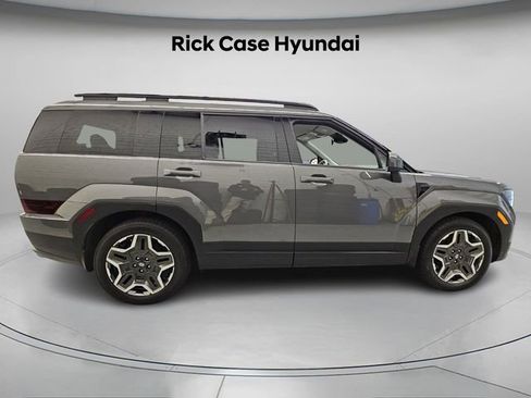 Used 2025 Hyundai Santa Fe SEL w/ Tow & Go Package image 9