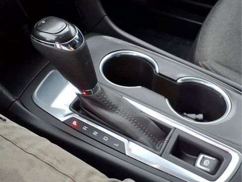 Used 2020 Chevrolet Equinox LT FWD image 15