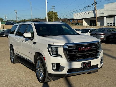Used 2022 GMC Yukon XL SLT w/ SLT Luxury Package AWD/4WD image 7