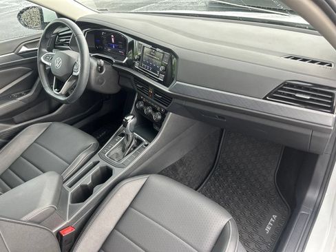 Used 2024 Volkswagen Jetta SE w/ Panoramic Sunroof Package FWD image 42