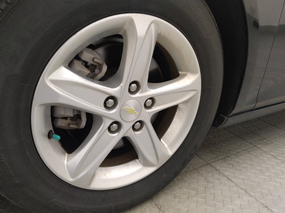Used 2021 Chevrolet Malibu LS FWD image 31