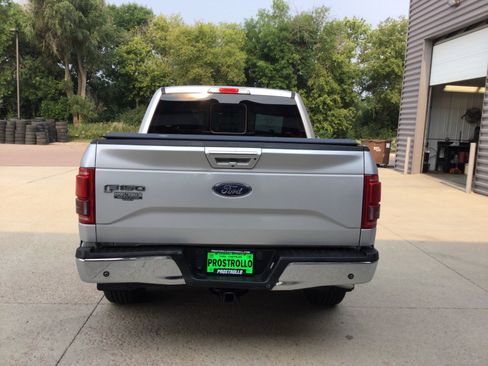 Used 2016 Ford F150 Lariat w/ Equipment Group 502A Luxury AWD/4WD image 4