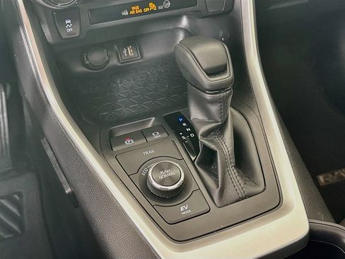 Used 2024 Toyota RAV4 XLE AWD/4WD image 18