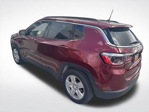 Certified 2022 Jeep Compass Latitude image 3