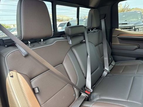 Used 2024 GMC Sierra 1500 Denali w/ Denali Reserve Package AWD/4WD image 12