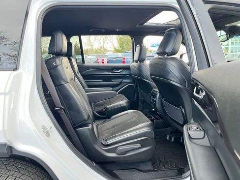 Used 2022 Jeep Grand Cherokee L Laredo AWD/4WD image 27