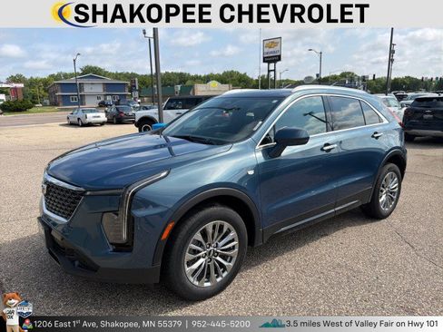 Used 2024 Cadillac XT4 Premium Luxury AWD/4WD image 1
