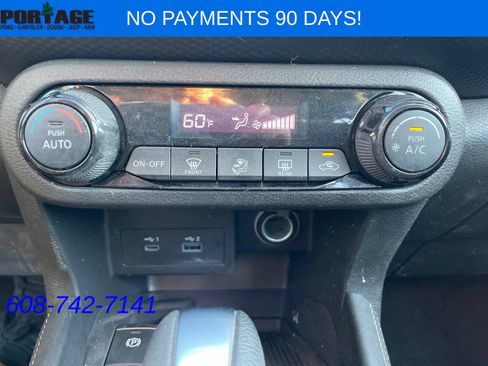 Used 2022 Nissan Kicks SV FWD image 18