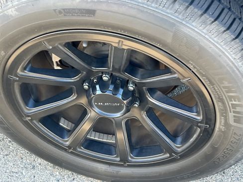 Used 2018 Chevrolet Suburban LT AWD/4WD image 22